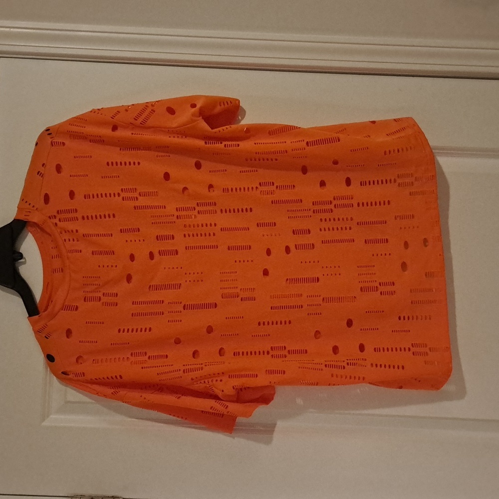Trendy orange Tee